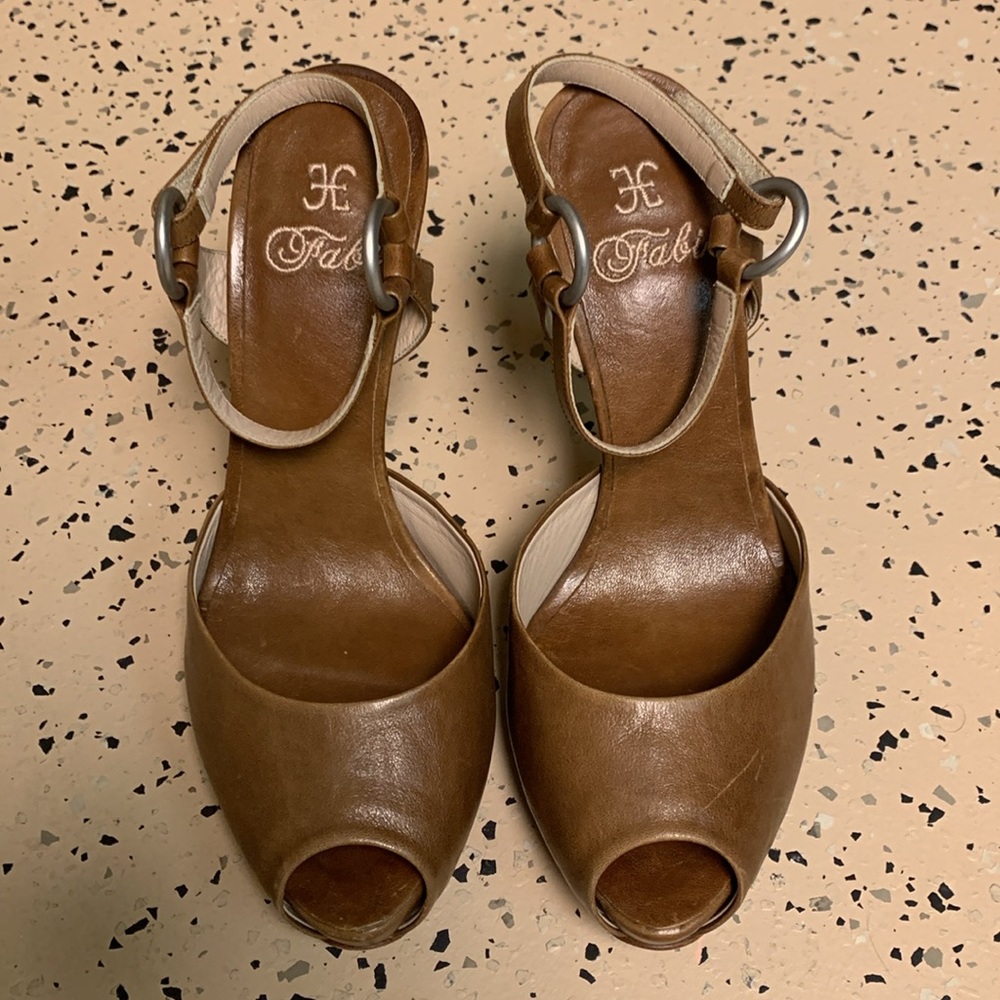 Tabi   Peep Toe Ankle strap shoes.  Size 39.  GORGEOUS!